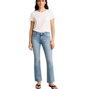 We The Free Low Rise Boot Leg Light Wash Jeans size 27